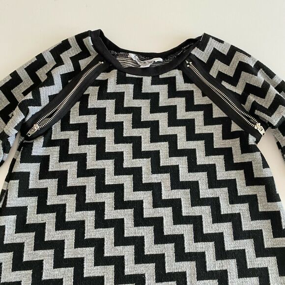 Pippa And Julie Girls Black Gray Chevron Zipper Raglan Sleeve Blouse Top 7 - Picture 3 of 8